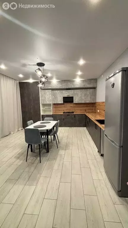 3-комнатная квартира: Киров, микрорайон Красный Химик, улица Красный ... - Фото 1