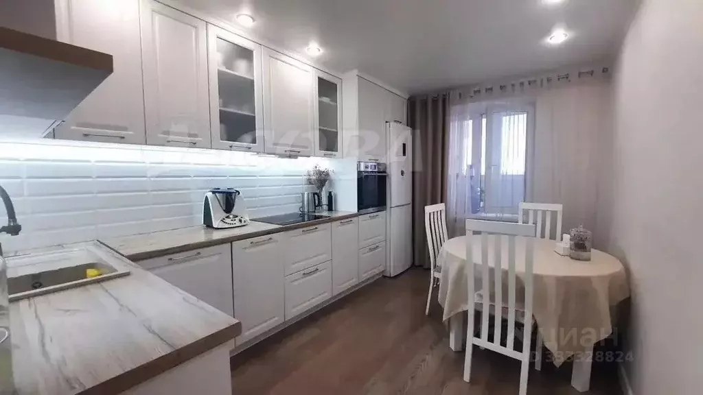 2-к кв. Тюменская область, Тюмень ул. Демьяна Бедного, 92 (61.9 м) - Фото 2