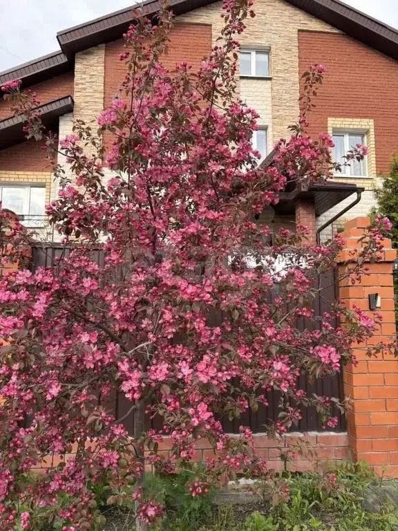 Дом в Тюменская область, Тюмень проезд Отрадный (404 м) - Фото 1