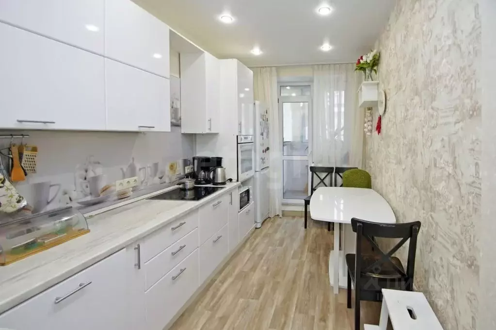 3-к кв. Омская область, Омск ул. 1-ой Красной Звезды, 81 (79.0 м) - Фото 1