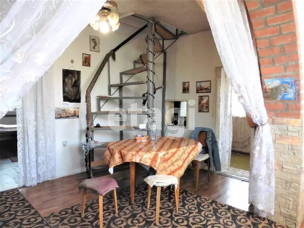 Дом в Волгоградская область, Волгоград пос. Сакко и Ванцетти, ул. ... - Фото 1