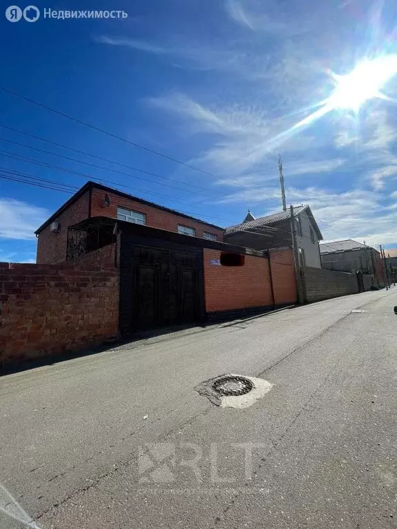 Дом в Республика Дагестан, Махачкала (220 м) - Фото 1