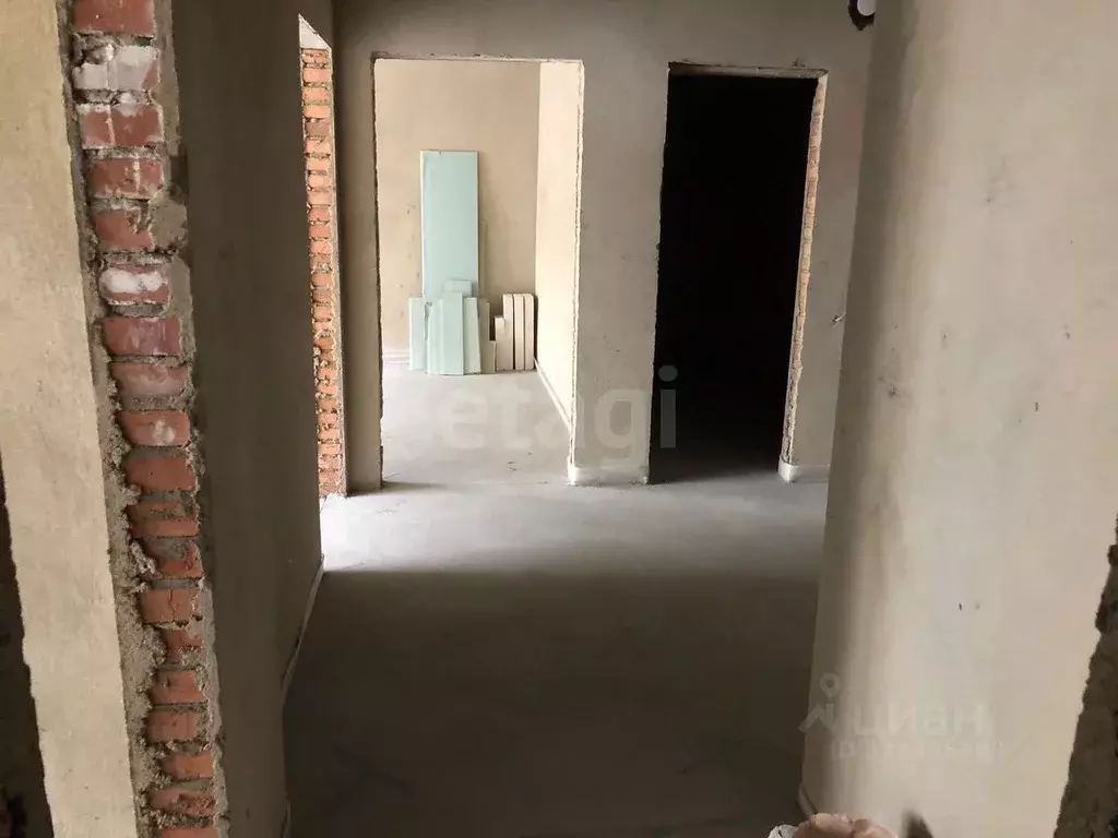 2-к кв. Северная Осетия, Владикавказ ул. Шамиля Джикаева, 1 (70.0 м) - Фото 2