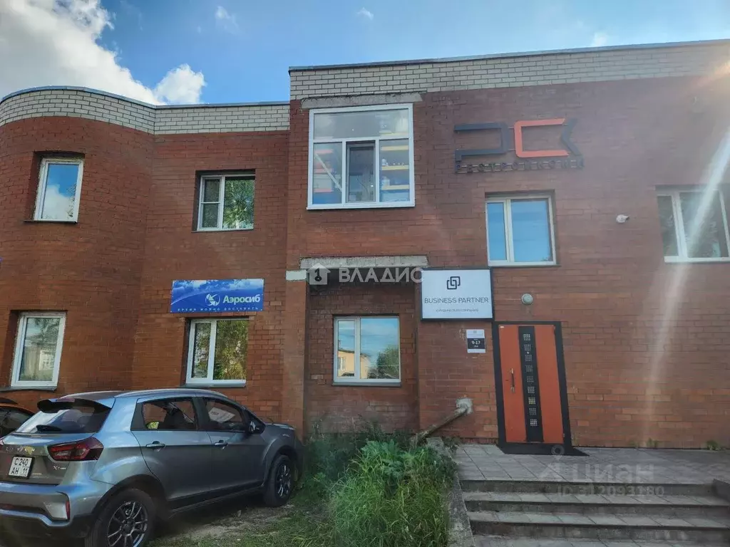 Торговая площадь в Коми, Сыктывкар ул. Савина, 4 (110 м) - Фото 1