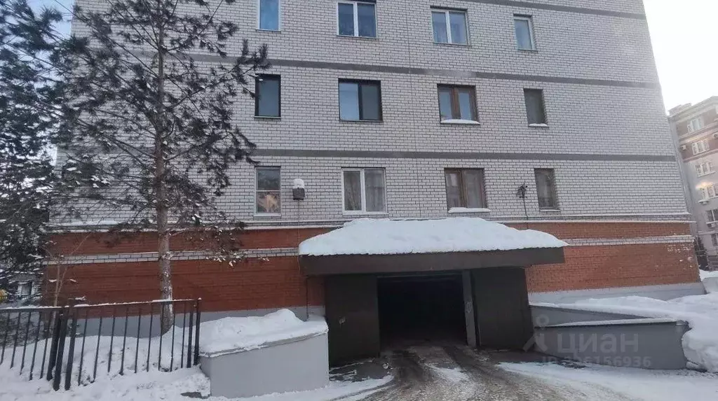 Гараж в Татарстан, Казань ул. Галиаскара Камала, 49 (19 м) - Фото 1
