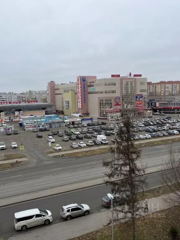 3-к кв. Омская область, Омск просп. Комарова, 3 (63.1 м) - Фото 2