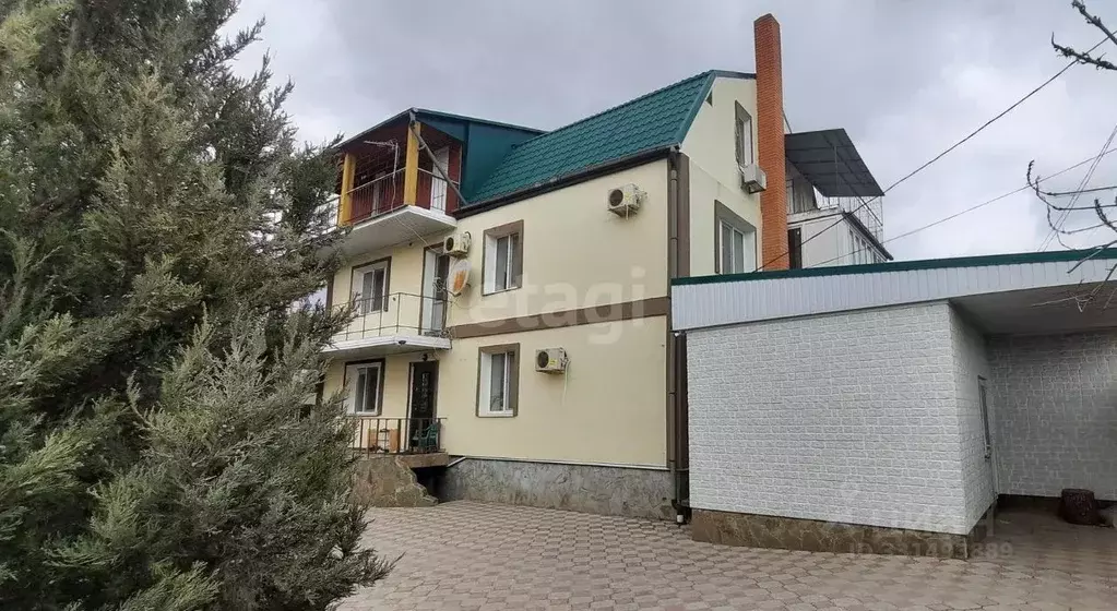 Дом в Крым, Феодосия ул. Дружбы (380 м) - Фото 1