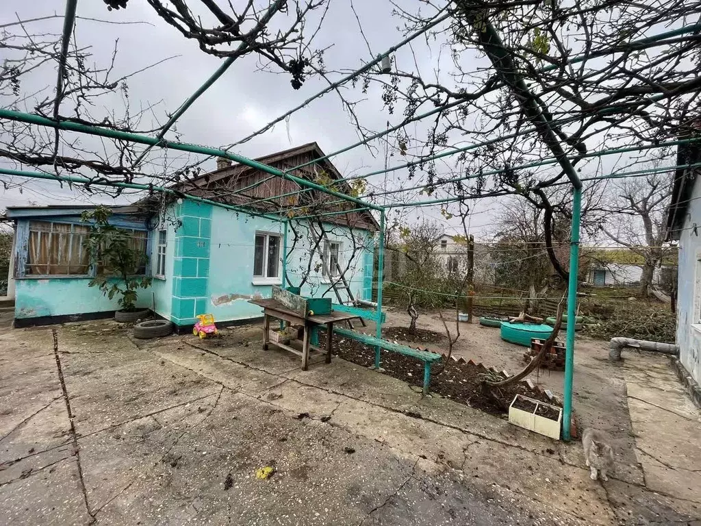 Дом в Крым, Армянск городской округ, с. Суворово ул. Таврическая, 99 ... - Фото 1