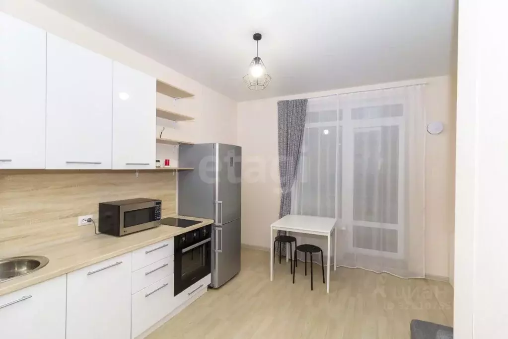 Студия Тюменская область, Тюмень ул. Владимира Бахарева, 3к1 (22.0 м) - Фото 1