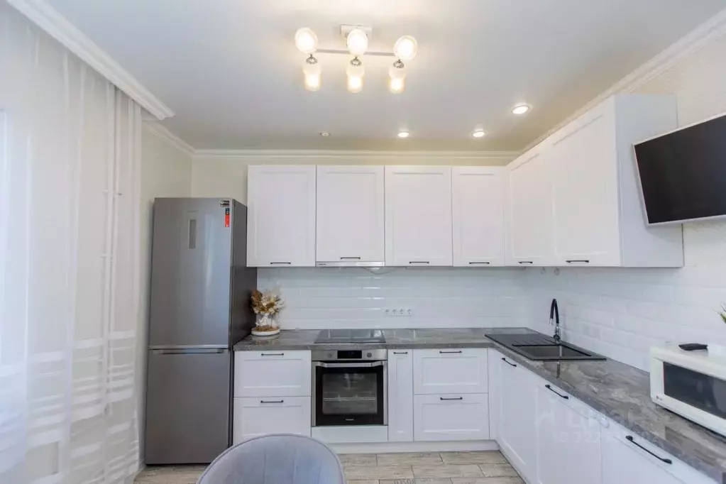 2-к кв. Оренбургская область, Оренбург ул. Фронтовиков, 6 (58.9 м) - Фото 2