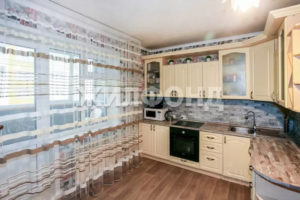 2-к кв. Алтайский край, Барнаул Прямой проезд, 6 (67.7 м) - Фото 2