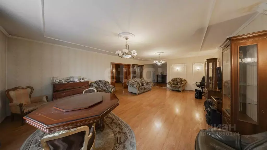 3-к кв. Иркутская область, Иркутск пер. МОПРА, 3 (173.0 м) - Фото 1