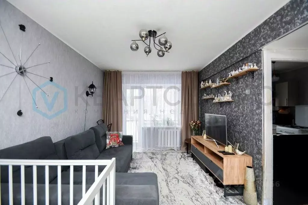 1-к кв. Омская область, Омск ул. Петра Осминина, 13 (31.8 м) - Фото 2