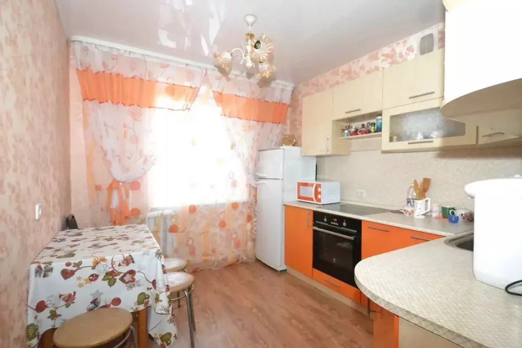 3-к кв. Тюменская область, Тюмень ул. Щербакова, 142к3 (58.7 м) - Фото 0