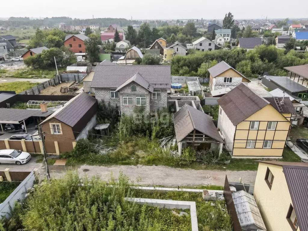 Дом в Тюменская область, Тюмень Нефтяник СНТ, ул. Скворцова (192 м) - Фото 1