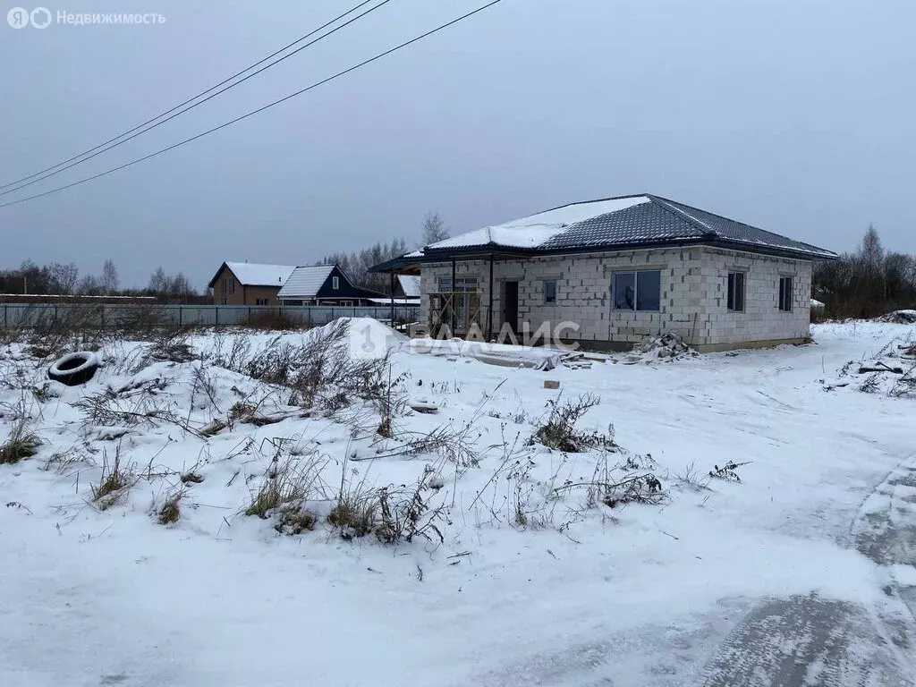 Дом в Смоленский муниципальный округ, деревня Алексино (130 м) - Фото 0