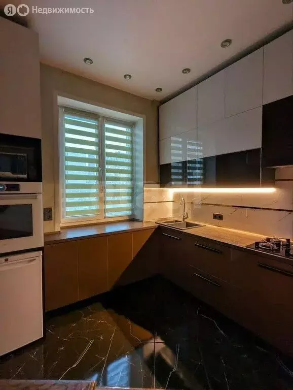 3-комнатная квартира: Калининград, проспект Мира, 74 (93 м) - Фото 1