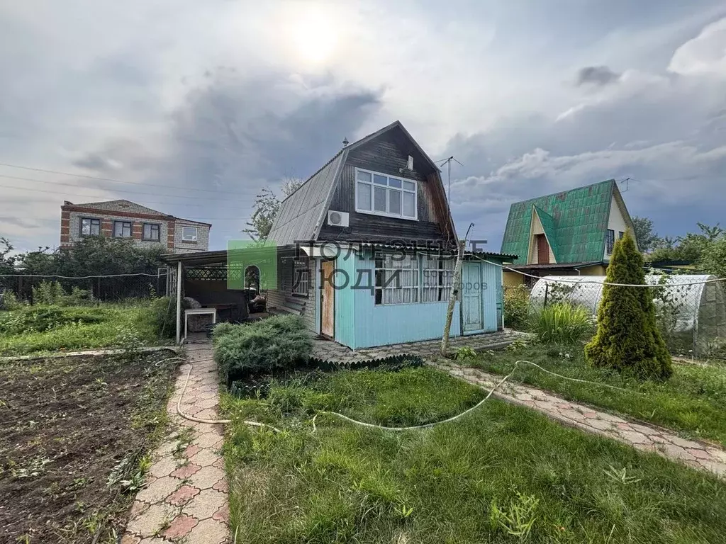 Дом в Саратовская область, Энгельсский район, Красноярское ... - Фото 1