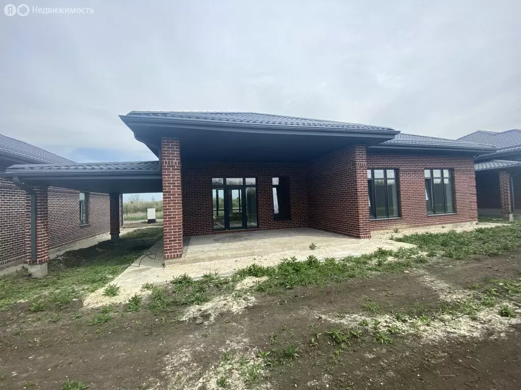 Дом в посёлок Водопадный, Совхозная улица (150 м) - Фото 0