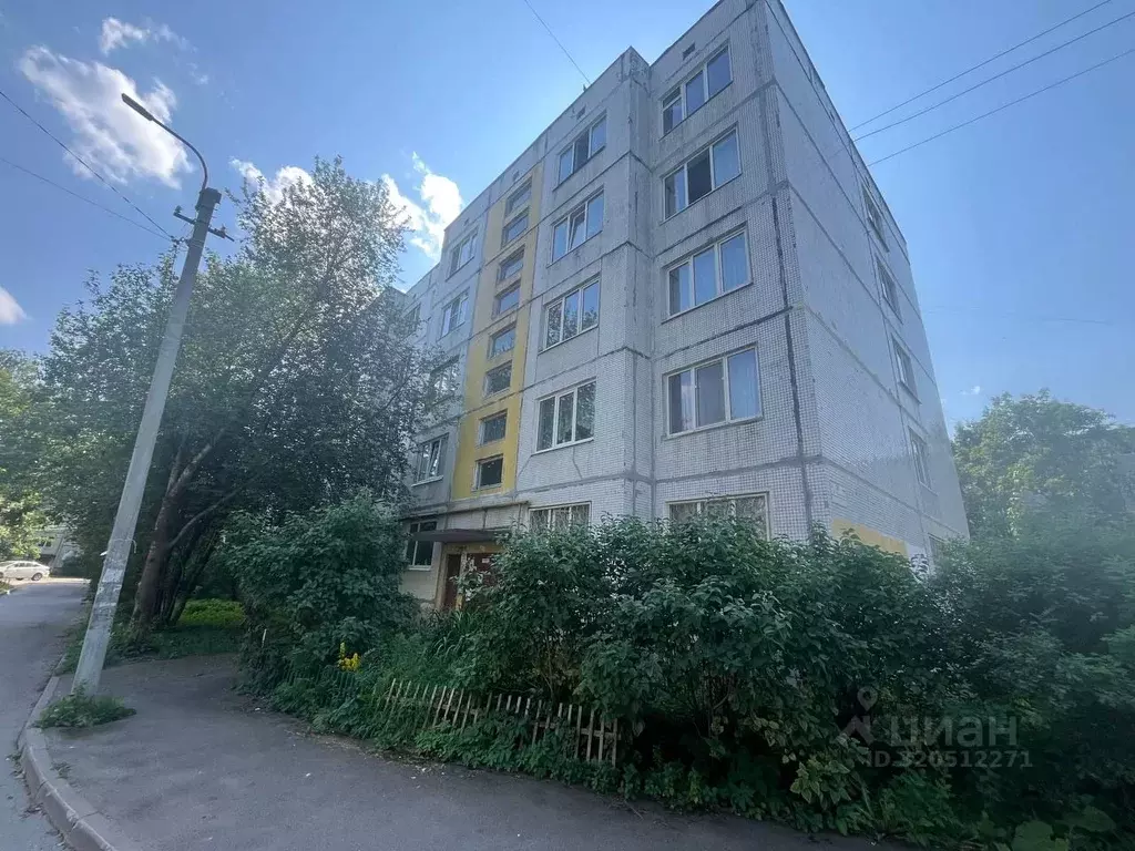 2-к кв. Ленинградская область, Гатчина ул. Радищева, 28 (56.0 м) - Фото 0