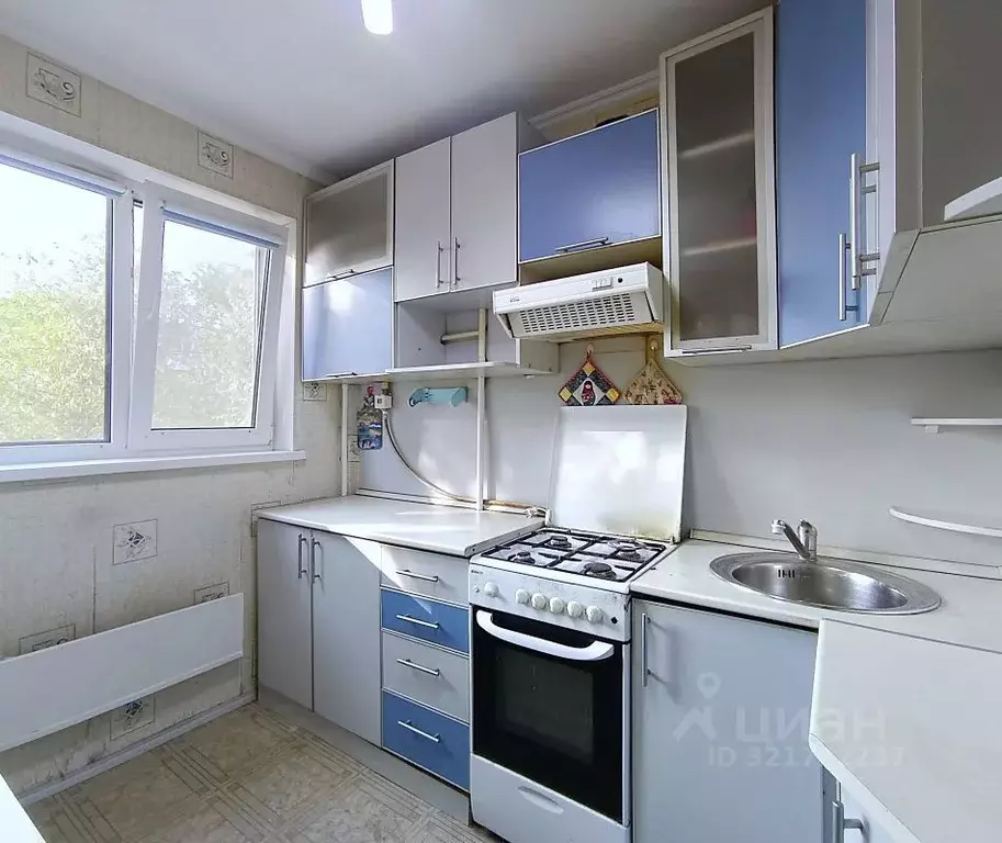 3-к кв. Челябинская область, Челябинск ул. Суркова, 16 (66.5 м) - Фото 0