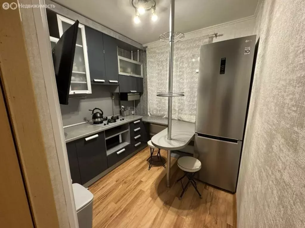 3-комнатная квартира: Москва, Шипиловская улица, 10 (55.9 м) - Фото 1