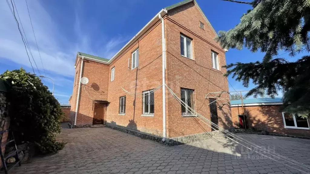Дом в Карачаево-Черкесия, Черкесск Ставропольская ул., 1Б/2 (224 м) - Фото 0