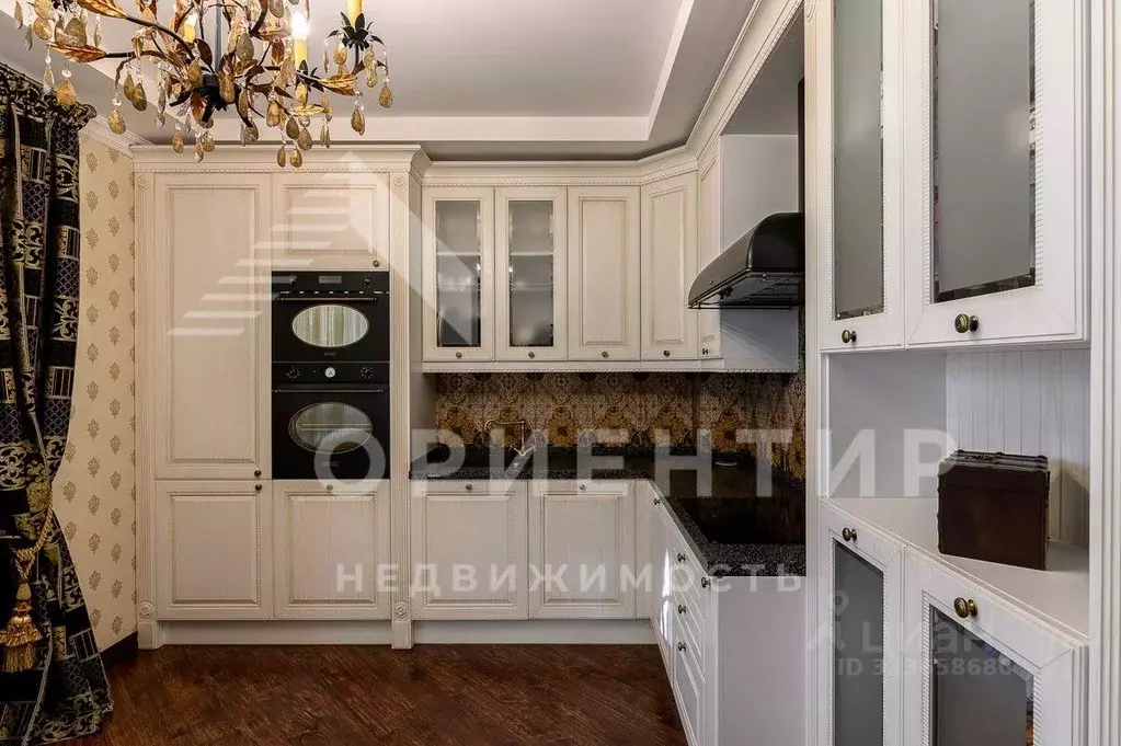 3-к кв. Свердловская область, Екатеринбург ул. Щорса, 37 (94.5 м) - Фото 0