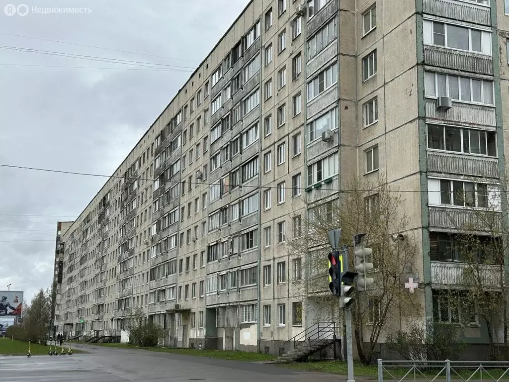 4-комнатная квартира: Санкт-Петербург, проспект Художников, 43/14 ... - Фото 0