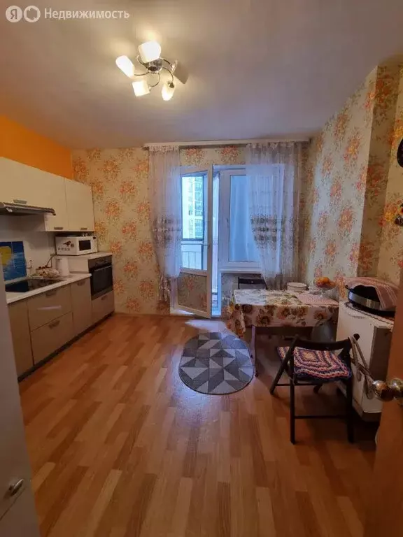 2-комнатная квартира: Екатеринбург, улица Краснолесья, 161 (60.83 м) - Фото 2