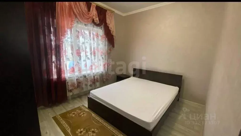 Дом в Крым, Симферополь ул. Армутлык (150 м) - Фото 0