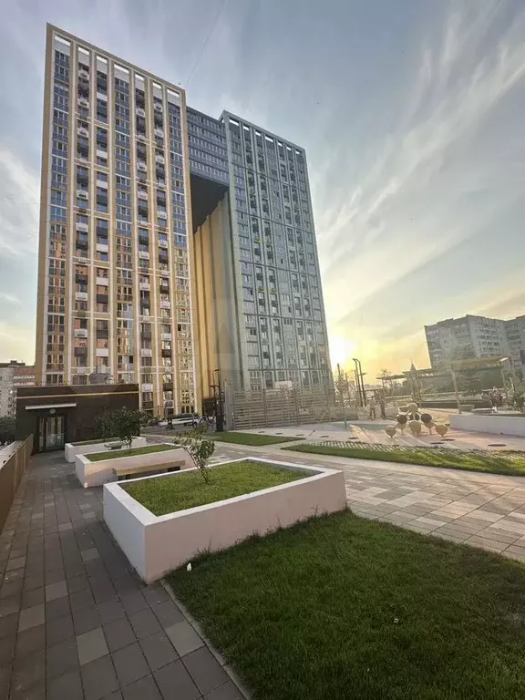 2-к. квартира, 60 м, 18/25 эт. - Фото 1