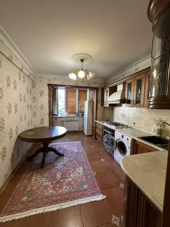 3-к. квартира, 65 м, 4/6 эт. - Фото 0