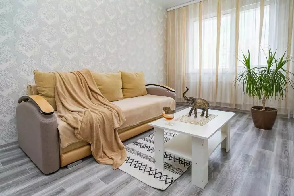 1-к кв. Оренбургская область, Оренбург Салмышская ул., 63 (41.0 м) - Фото 0