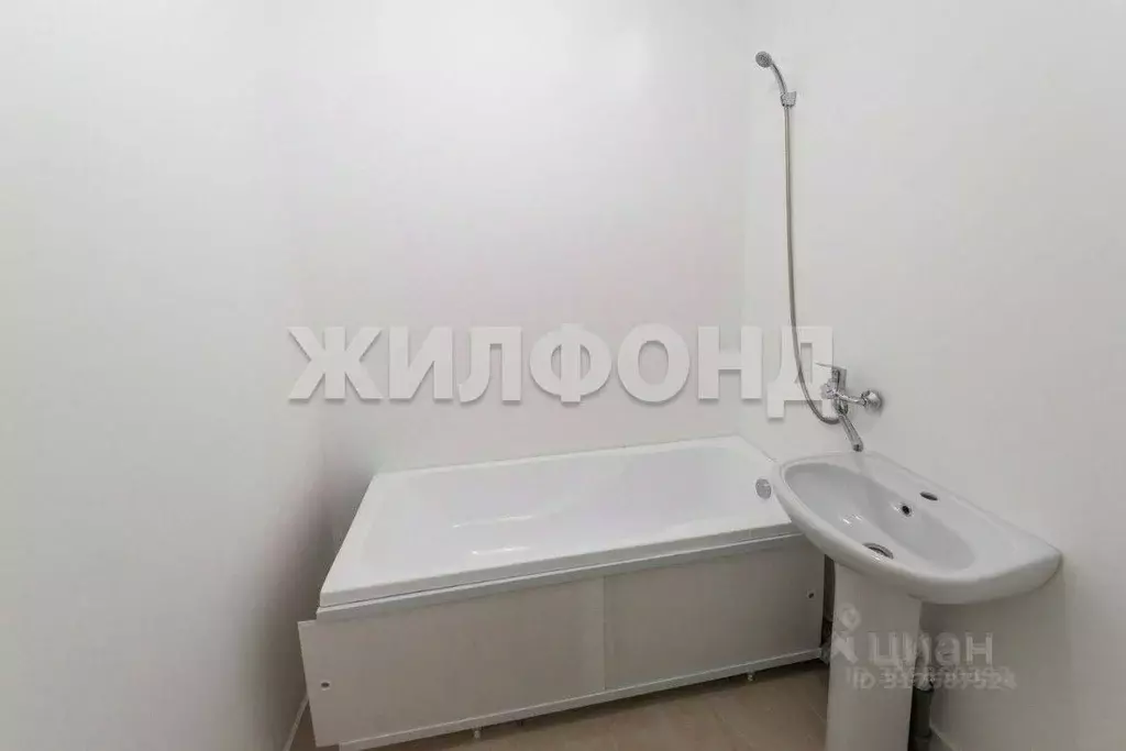 2-к кв. Кемеровская область, Кемерово ул. Веры Волошиной, 22 (43.0 м) - Фото 1