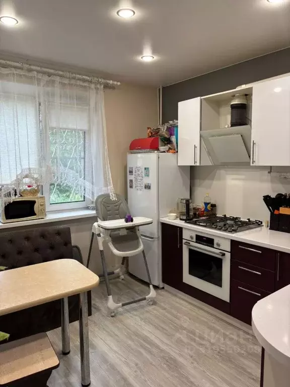 2-к кв. Вологодская область, Череповец ул. Белинского, 25 (52.5 м) - Фото 2