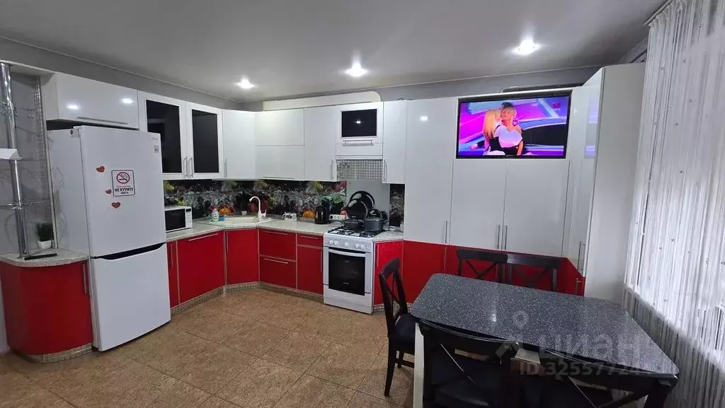 3-к кв. Волгоградская область, Котельниково Октябрьская ул., 38А (79.0 ... - Фото 2