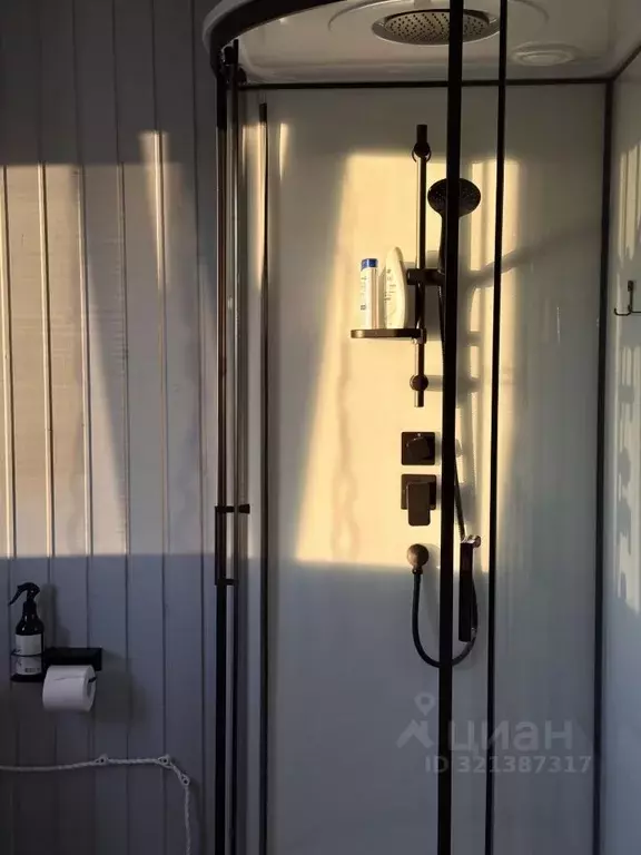 Дом в Саратовская область, Красноармейский район, Золотовское ... - Фото 1