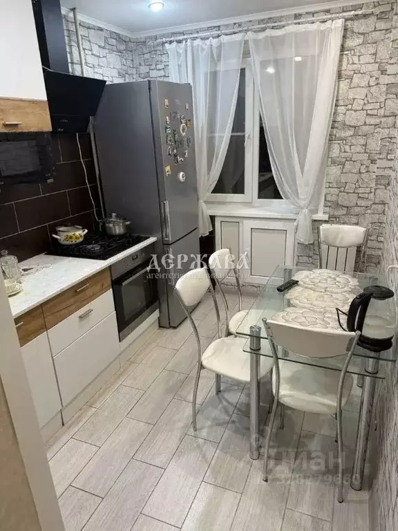3-к кв. Белгородская область, Старый Оскол Дубрава мкр, 1 кв-л,  (64.0 ... - Фото 1