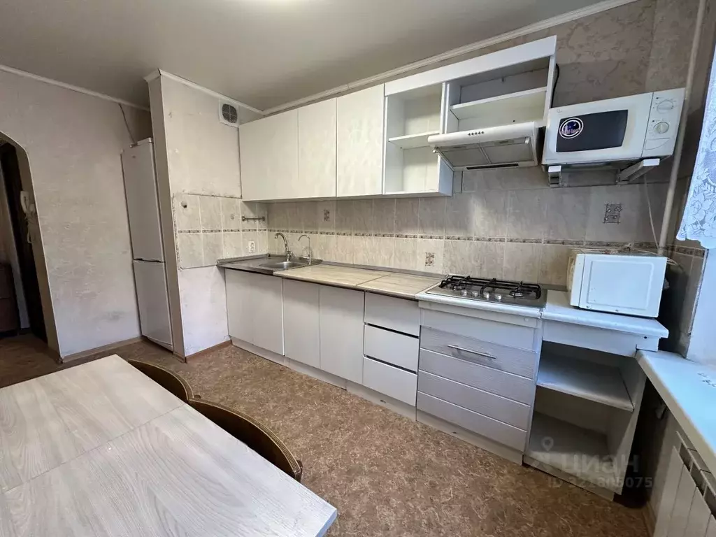3-к кв. Татарстан, Казань ул. Фатыха Амирхана, 93 (80.0 м) - Фото 0