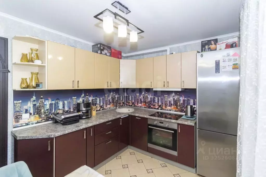 2-к кв. Тюменская область, Тюмень Кремлевская ул., 110к1 (62.8 м) - Фото 1