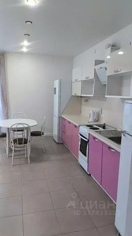 2-к кв. Тюменская область, Тюмень Новгородская ул., 1 (65.0 м) - Фото 0