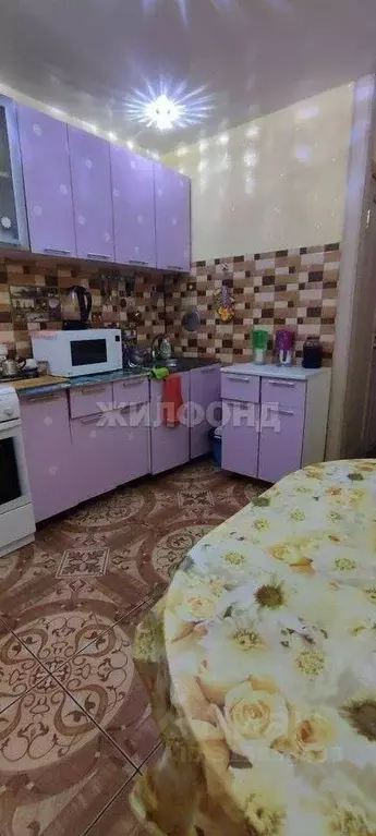 3-к кв. Кемеровская область, Белово Октябрьская ул., 65 (66.5 м) - Фото 0