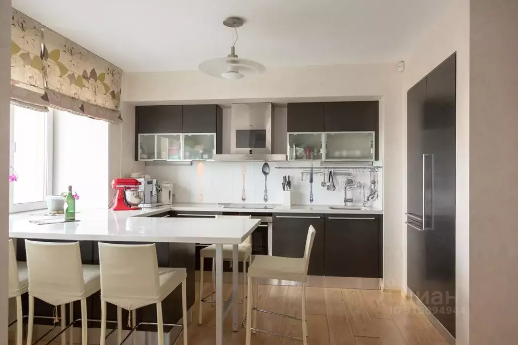 6-к кв. Красноярский край, Красноярск Капитанская ул., 8 (214.0 м) - Фото 1