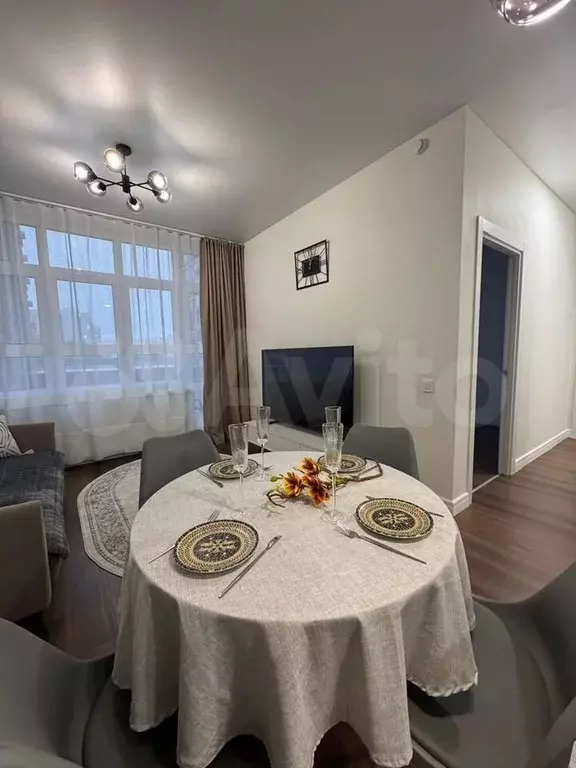 2-к. квартира, 70 м, 2/28 эт. - Фото 1