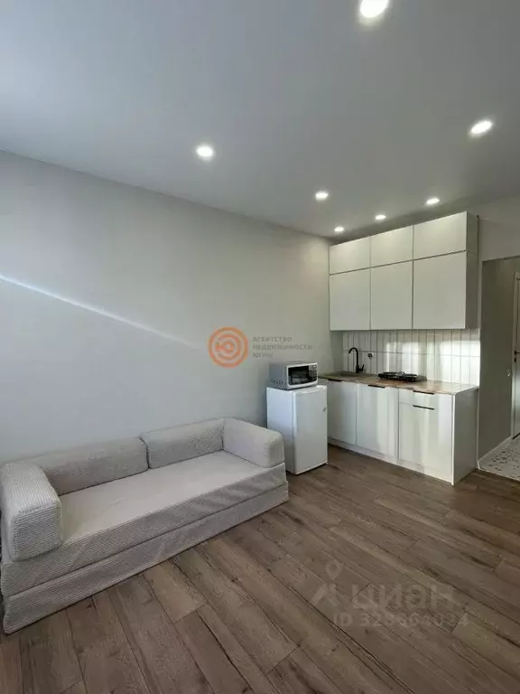 Студия Тюменская область, Тюмень Комбинатская ул., 16к1 (23.0 м) - Фото 1