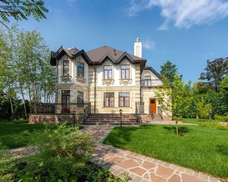 Дом в Московская область, Одинцовский городской округ, с. Жаворонки, ... - Фото 1