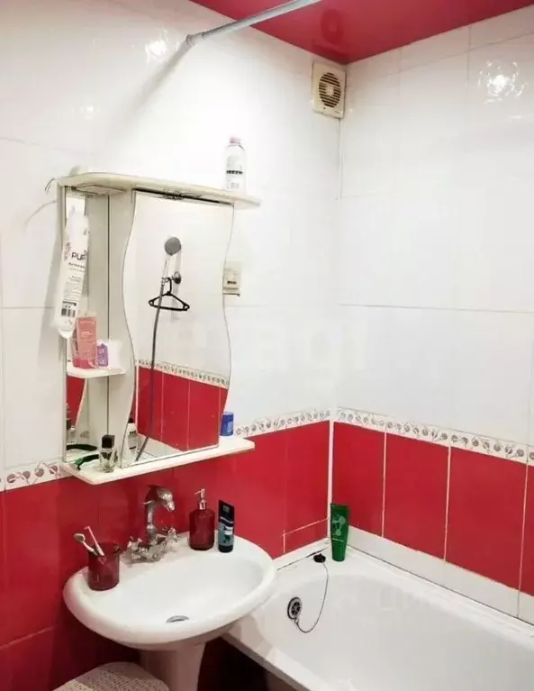 2-к кв. Башкортостан, Стерлитамак ул. Карла Маркса, 160 (63.3 м) - Фото 2