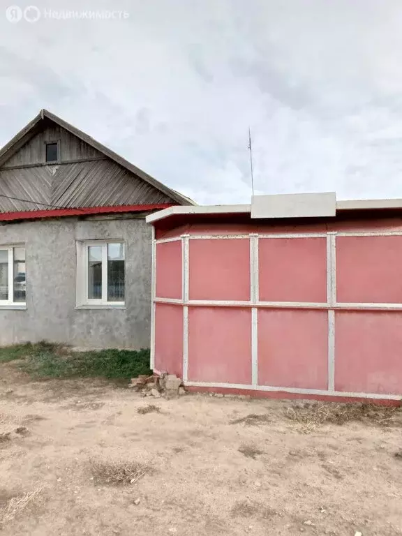 Дом в село Александров Гай, улица Дзержинского, 12 (100.4 м) - Фото 0