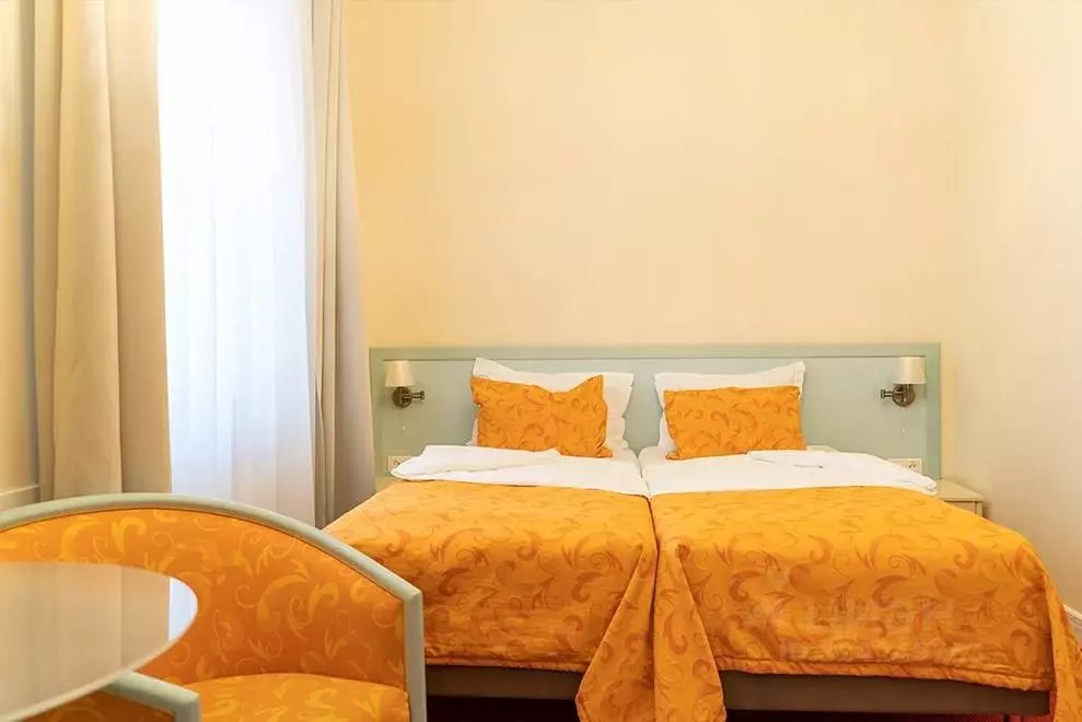 Комната Санкт-Петербург пос. Репино, Вокзальная ул., 1 (21.0 м) - Фото 1